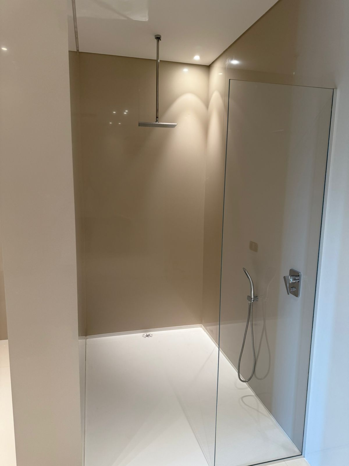 2025 06 01 at 18.09.34 (4)